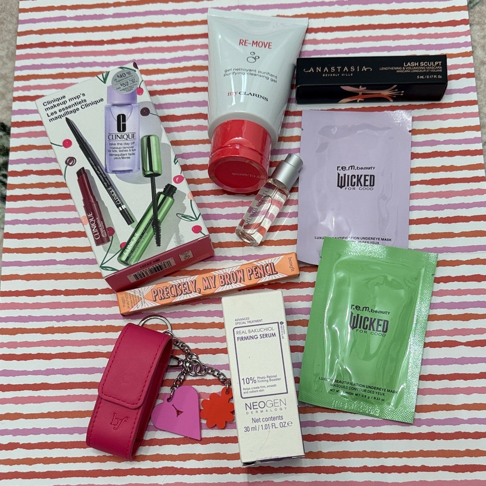 ❌SOLD❌Makeup bundle- brand new- perfect for Christmas- Anastasia